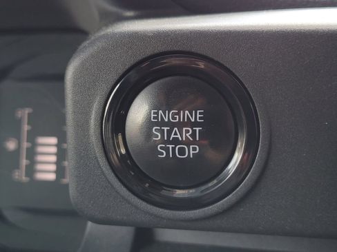 Used 2024 Toyota Tacoma SR AWD/4WD image 33