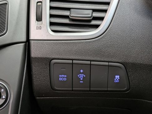 Used 2016 Hyundai Elantra Value Edition FWD image 11
