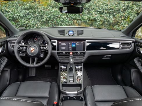 New 2026 Porsche Macan Turbo image 28