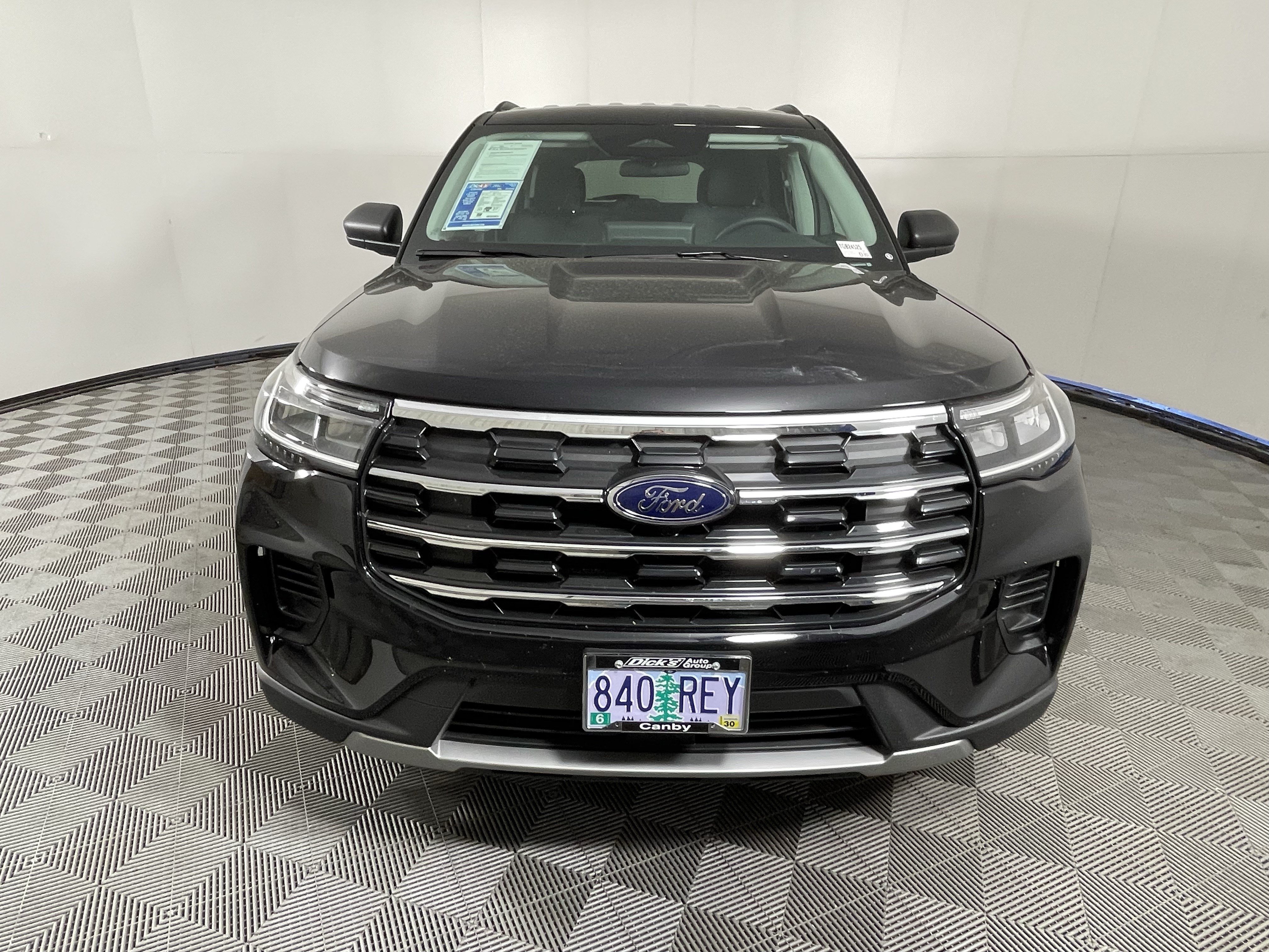 Used 2026 Ford Explorer Active AWD/4WD image 8