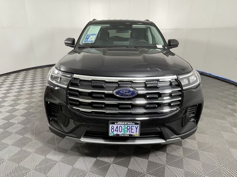 Used 2026 Ford Explorer Active AWD/4WD image 8
