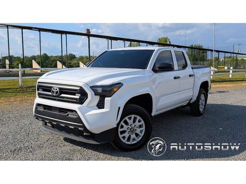 Used 2024 Toyota Tacoma SR image 1