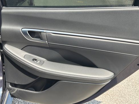 Certified 2025 Hyundai Sonata Limited FWD image 17