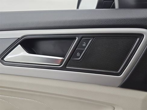 Used 2023 Volkswagen Atlas SEL R-Line image 42