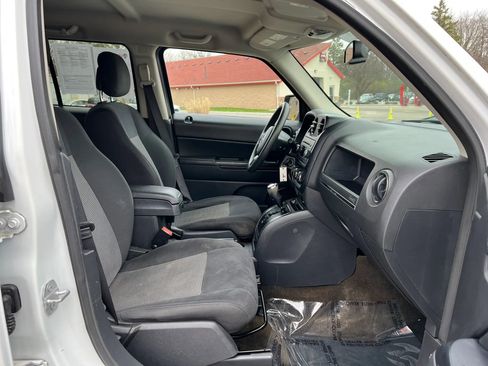 Used 2016 Jeep Patriot Sport w/ Power Value Group FWD image 19