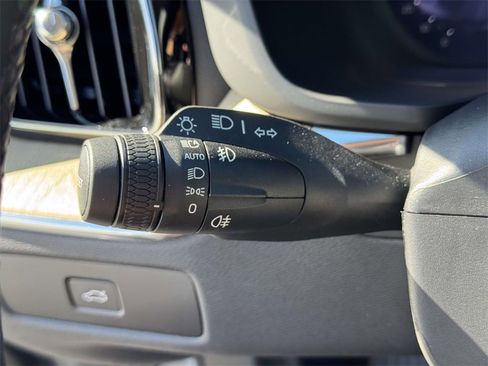 Certified 2026 Volvo XC60 B5 Plus w/ Climate Package image 21