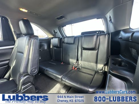 Used 2017 Toyota Highlander XLE image 22