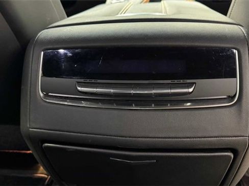 Used 2023 Cadillac Escalade ESV Premium Luxury image 20