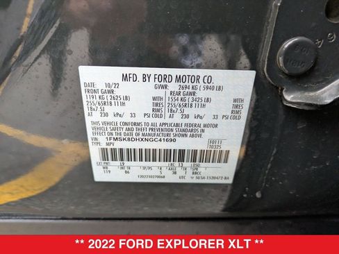 Used 2022 Ford Explorer XLT image 40