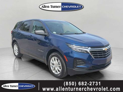 Used 2022 Chevrolet Equinox LS w/ LPO, Floor Liner Package FWD image 1