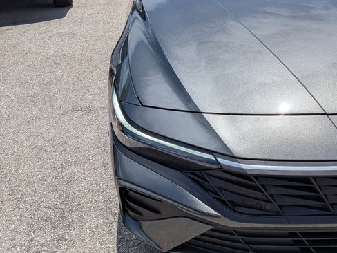 Used 2024 Hyundai Elantra SEL FWD image 10