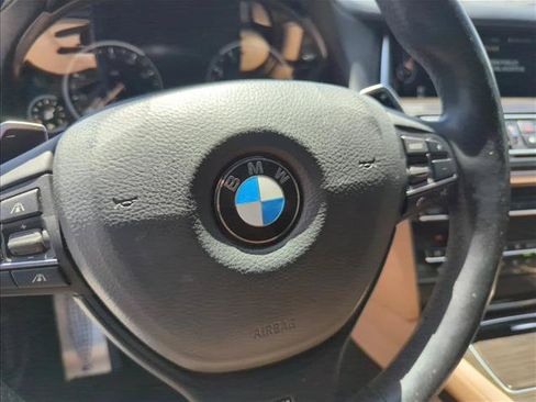 Used 2015 BMW 750i xDrive AWD/4WD image 30