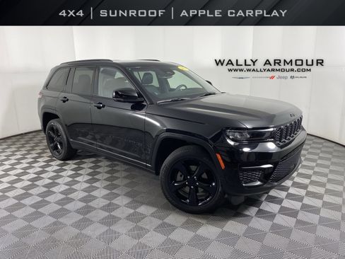 Used 2023 Jeep Grand Cherokee Altitude image 1