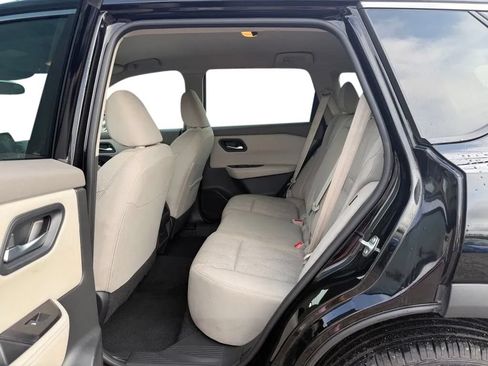 Used 2025 Nissan Rogue SV FWD image 30