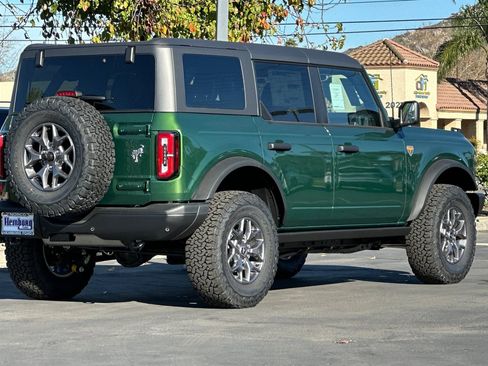 New 2025 Ford Bronco Badlands image 4
