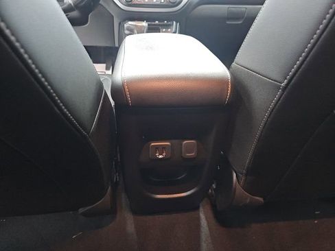Used 2021 Chevrolet Colorado LT w/ LT Convenience Package AWD/4WD image 38
