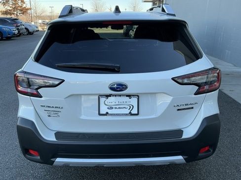 Used 2025 Subaru Outback Touring image 3
