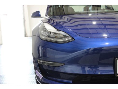 Used 2019 Tesla Model 3 Standard Range Plus image 17