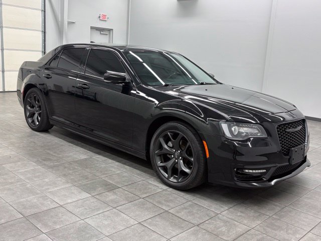 Used 2022 Chrysler 300 Touring L RWD image 1