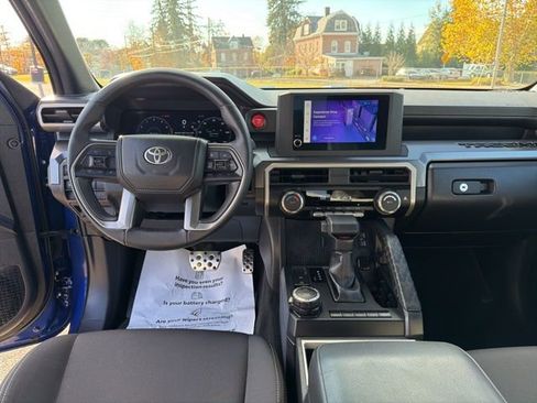 Used 2024 Toyota Tacoma TRD Sport image 16