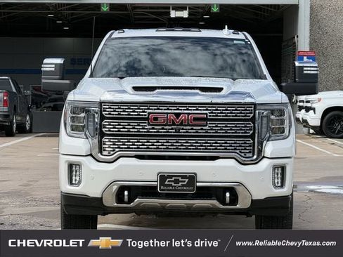 Used 2022 GMC Sierra 2500 Denali w/ Denali Ultimate Package AWD/4WD image 3