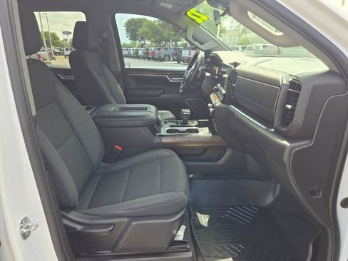 Used 2022 Chevrolet Silverado 1500 RST AWD/4WD image 23