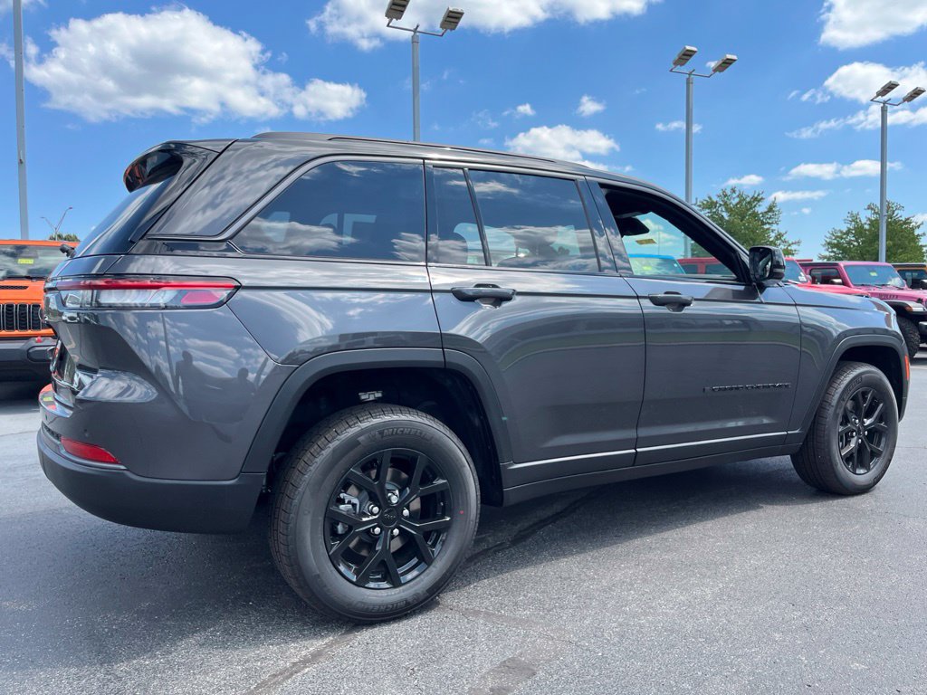 New 2026 Jeep Grand Cherokee Altitude AWD/4WD image 42