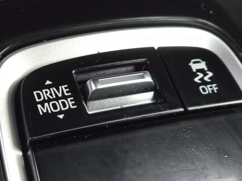 Used 2023 Toyota Corolla SE image 7