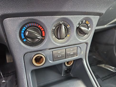 Used 2010 Ford Transit Connect XLT image 17