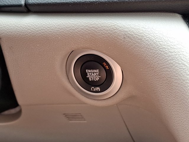 Certified 2023 Chrysler Pacifica Touring-L FWD image 28