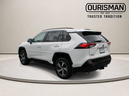 Used 2022 Toyota RAV4 SE w/ Weather & Moonroof Package AWD/4WD image 7