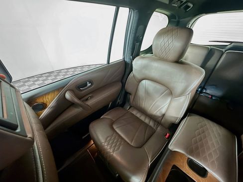 Used 2016 INFINITI QX80 Limited w/ All Season Package image 12