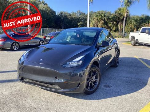 Used 2024 Tesla Model Y Long Range image 1