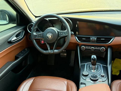Used 2017 Alfa Romeo Giulia RWD image 14