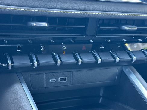 New 2026 Chevrolet Colorado ZR2 w/ Midnight Edition AWD/4WD image 22