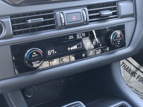 Used 2025 Nissan Pathfinder S image 21