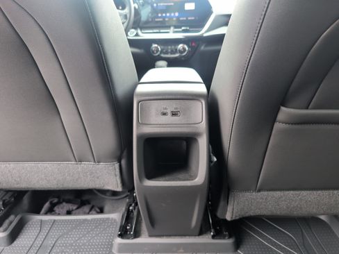 Certified 2026 Chevrolet Trax RS FWD image 30