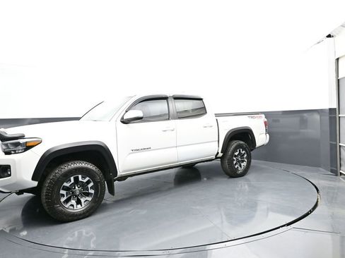 Used 2023 Toyota Tacoma TRD Off-Road w/ Technology Package AWD/4WD image 6