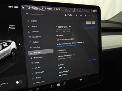 Used 2024 Tesla Model Y Long Range AWD/4WD image 27