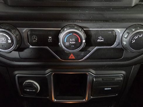 Used 2021 Jeep Gladiator Sport w/ Trailer Tow Package AWD/4WD image 22