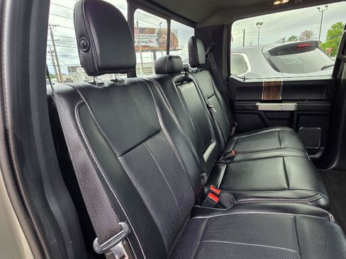 Used 2019 Ford F150 Lariat w/ Equipment Group 502A Luxury AWD/4WD image 31