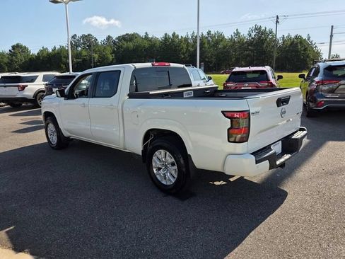 Used 2024 Nissan Frontier SV w/ Technology Package AWD/4WD image 8