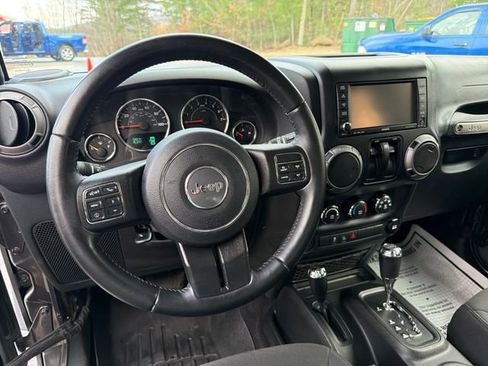 Used 2017 Jeep Wrangler Sport w/ Quick Order Package 24S AWD/4WD image 15