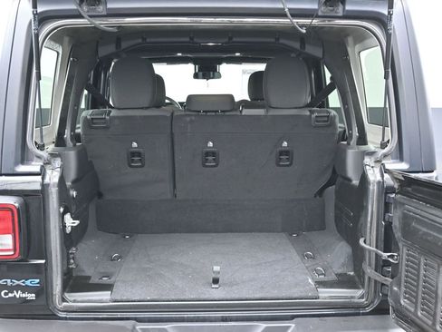 Used 2024 Jeep Wrangler Unlimited w/ Convenience Group image 15