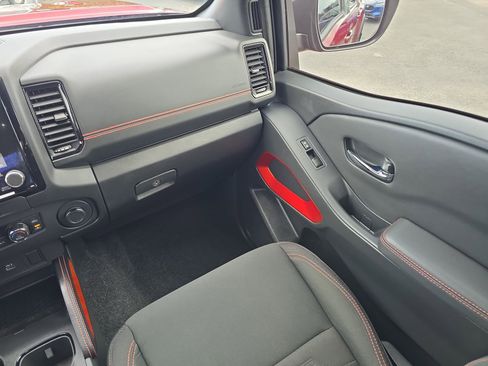 Used 2024 Nissan Frontier Pro-X w/ Technology Package image 11