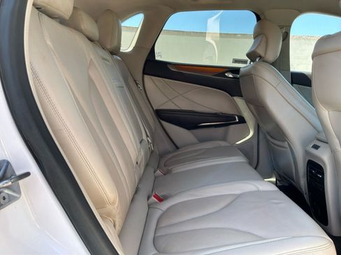 Used 2018 Lincoln MKC Select w/ Select Plus Package FWD image 17