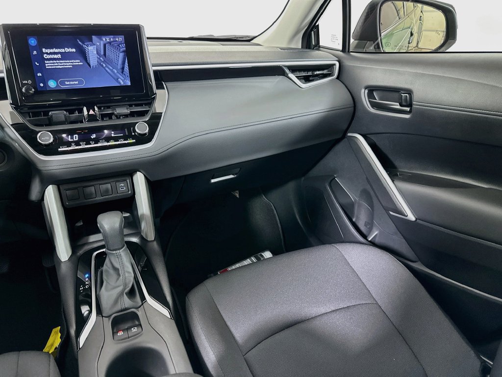Certified 2025 Toyota Corolla Cross LE w/ Moonroof Package FWD image 23