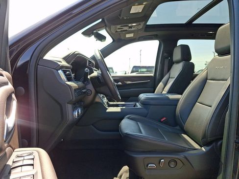 Used 2022 GMC Yukon Denali w/ Denali Premium Package AWD/4WD image 14