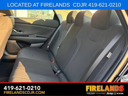Used 2026 Hyundai Elantra SE FWD image 14