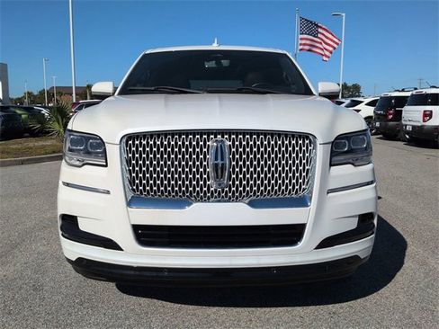 Used 2023 Lincoln Navigator L Reserve image 9